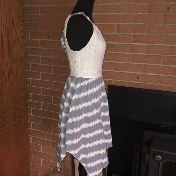 🕊TRIXXI🕊LACE AND STRIPED HANDKERCHIEF DRESS🕊 - Picture 4 of 6